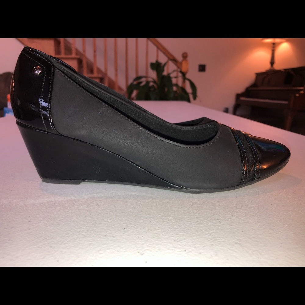 Brand New Women’s Black wedge pump. Size 9.5